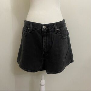 Levi’s High Waist Mom Short